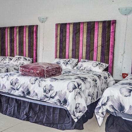 Sani Bonani Guest House Klerksdorp Exterior photo