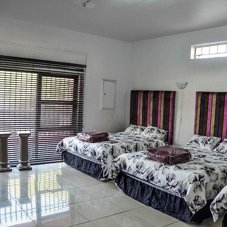 Sani Bonani Guest House Klerksdorp Exterior photo