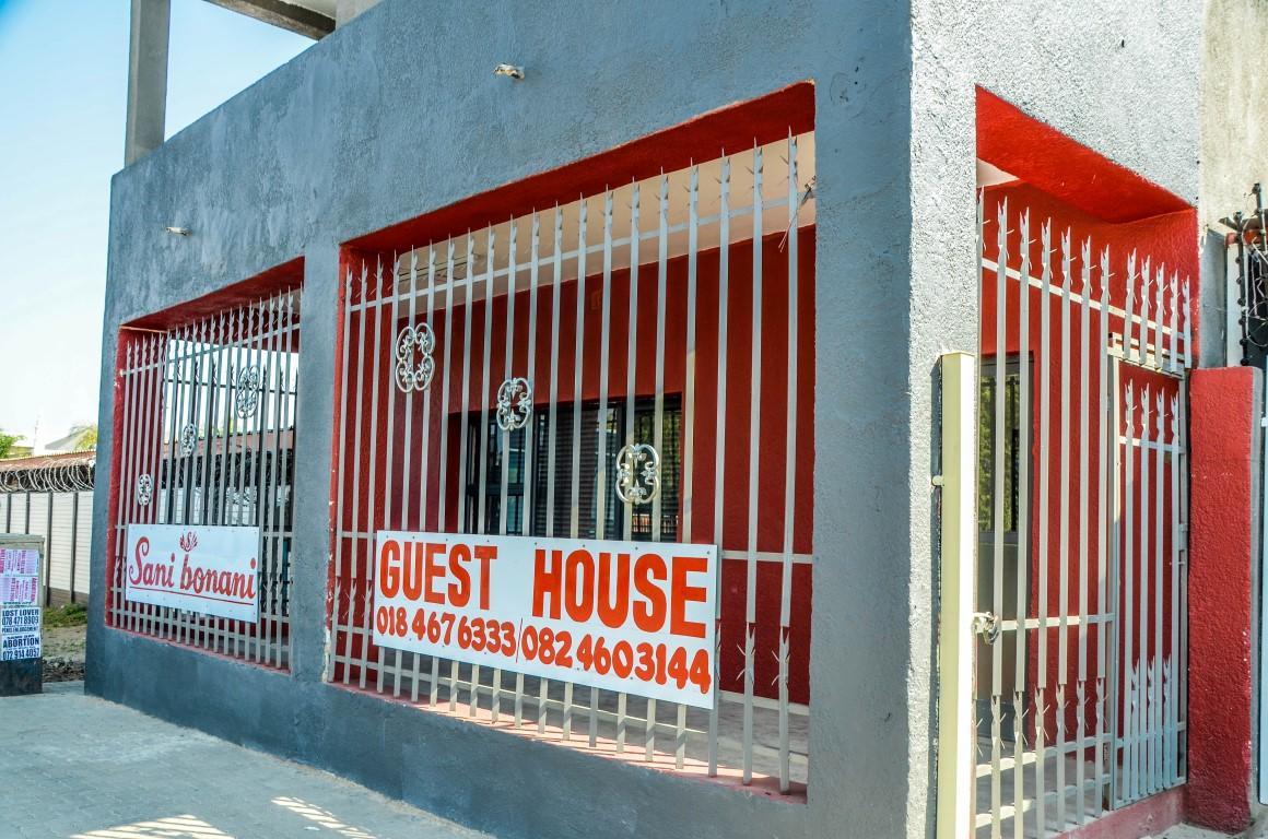 Sani Bonani Guest House Klerksdorp Exterior photo